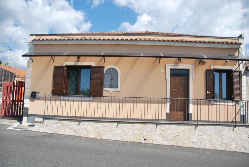 I Colori Dell'Etna Villa Santa Venerina Exterior photo